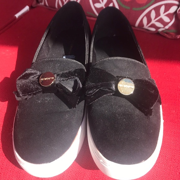 Like new Liz Claiborne Black Suede Slip On - Picture 7 of 7